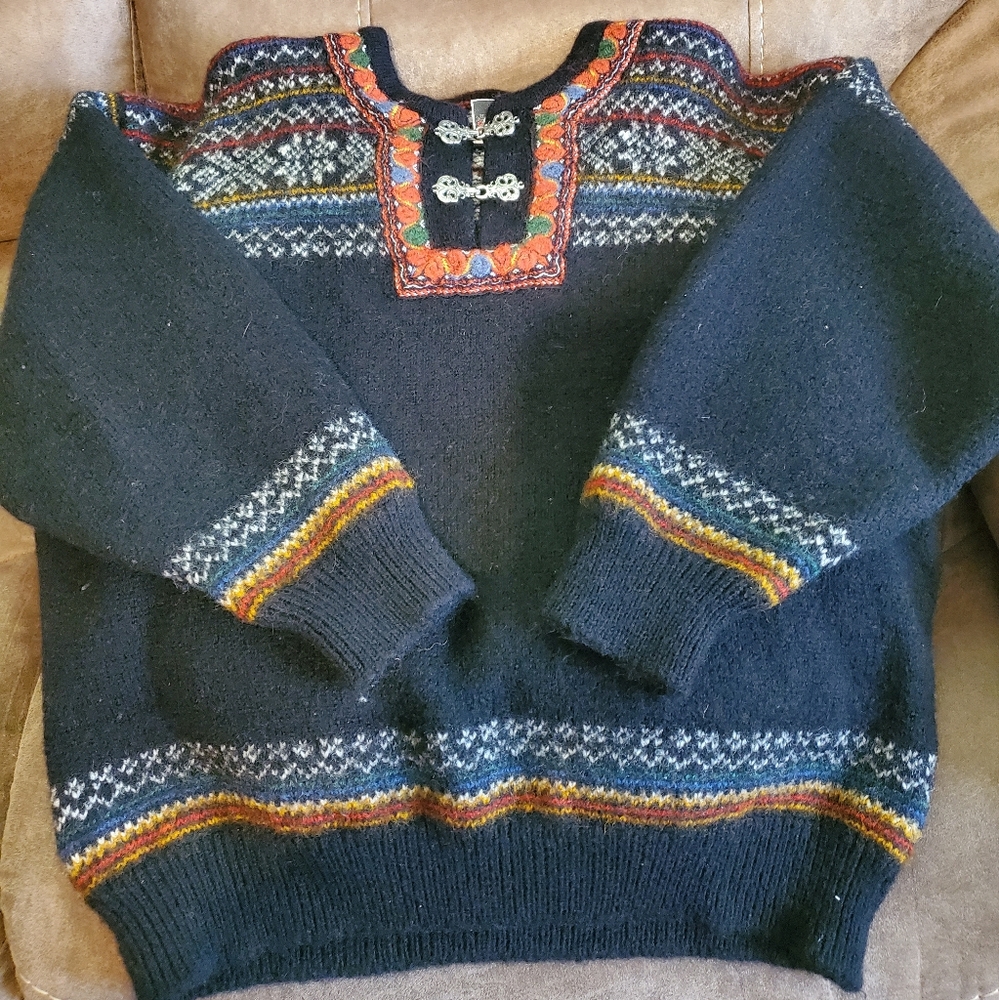 Gorgeous vintage Norwegian wool sweater.